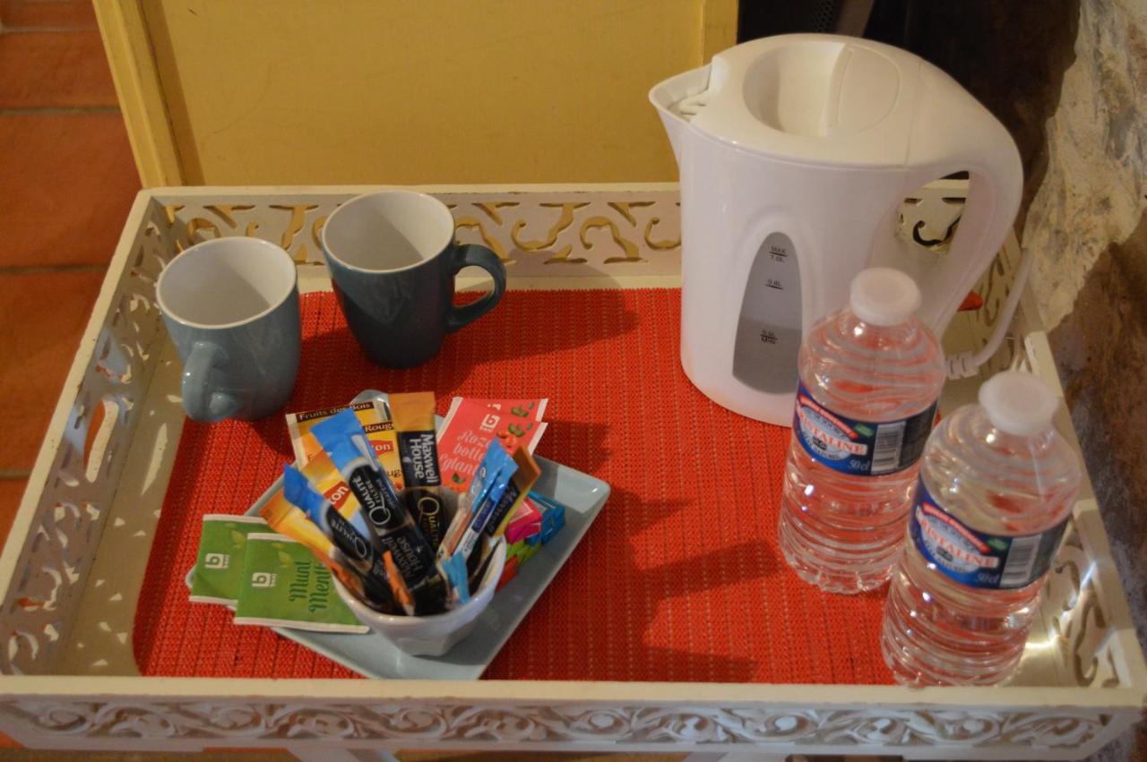 Les Loups Dans La Bergerie Bed & Breakfast Banne Екстериор снимка