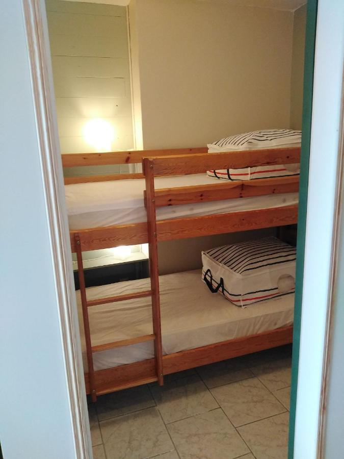 Les Loups Dans La Bergerie Bed & Breakfast Banne Екстериор снимка